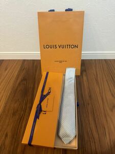 1円スタート〜【極美品】LOUIS VUITTON ルイヴィトン ネクタイ 水色系 モノグラム LVロゴ 人気