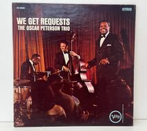 LP盤レコード/The Oscar Peterson Trioオスカー・ピーターソン・トリオ / We Get Requests /解説書付/V6-8606【M005】_画像1