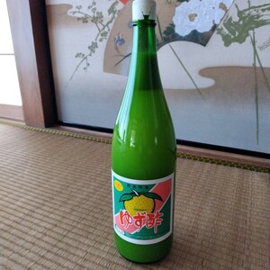 令和５年　徳島県産　実生　柚子酢　一升瓶入り１本