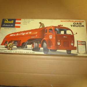 古いプラモデル　空箱　説明書付き　レベル 　1956 White-Fruehauf Gas Truck