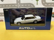 1/43 オートアート　AUTO art ジャガーXJR ホワイト _画像1