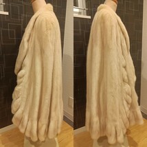 nn0202 116 ★最高級毛皮★ carven furs 毛皮 ケープコート THE AMERICAN FUR AWARDS ☆5 中古 現状品 レディース 上品 アウター Fサイズ_画像2