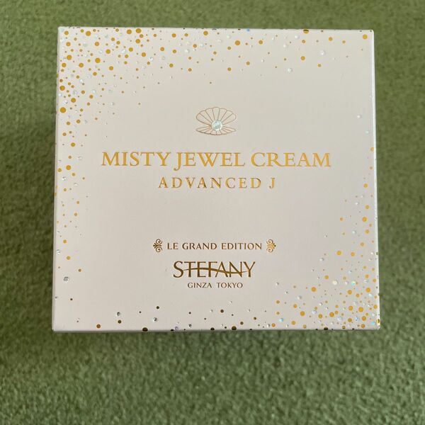 Stefany : misty jewel cream advanced j