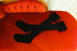 【GUCCI】グッチ(本物) ロング ソックス ニーハイ 靴下 カシミヤ 100% 厚手 イタリア製 レア品！ブラック