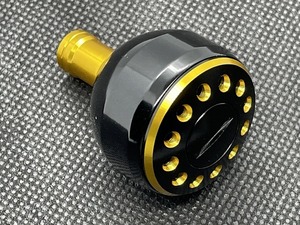 ★送料無料★アルミカスタムパワーハンドルノブ 32mm ブラックゴールド ダイワシマノ取付可 セルテート ルビアス レブロス レガリス