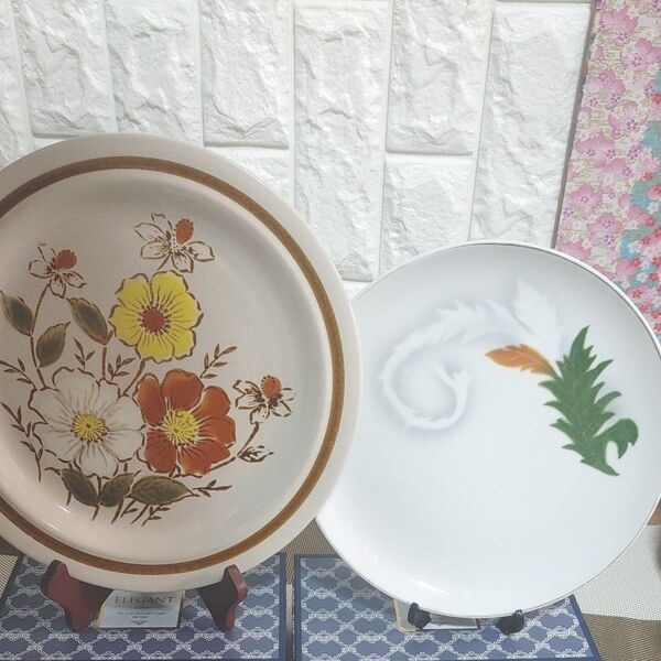 オールド皿二枚 花柄アイボリー色大皿(ニュウ欠け無し美品) カネイチ中皿(ニュウ欠け無しスレあり) 骨董品