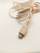 au 共通ACアダプタ04 スマホ 急速充電 充電器 microUSB マイクロUSB 5S-95000 【動作確認品】 _画像2