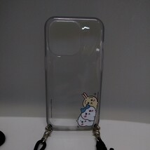 y112704fm グルマンディーズ(Gourmandise)　 ちいかわ IIIIfit Loop iPhone 14 Pro / 13 Pro (6.1インチ) 対応 ケース ひょっこり_画像1