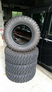 ☆中古品　バリ山　BFGoodrich　Mud-Terrain BFグッドリッチ　マッドテレーン　KM2　255/75R17　255/75-17　111/108Q　4本　2022年製　