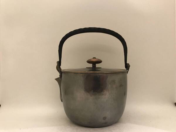 純銀製 静良作 口打出し 鉄吊銅鈕 時代物 美術品 銀瓶 煎茶道具