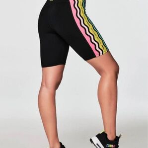 【2023最新作】Zumbaウェア ズンバショーツLines Shorts M