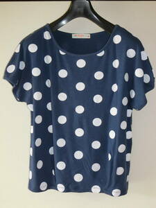 BEAMS Beams navy blue × white polka dot pattern short sleeves T-shirt 