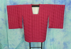 （204）道行コート　着物　ふくれ織り pre-owned　中古品　正絹　赤紫 Japanese Kimono coat　82.5cm 32inch　SILK