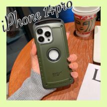 iPhone14pro ケース　スマホ　カバー　カーキ　アウトドア　ストラップ　アイフォン カラビナ　キャンプ　モスグリーン　新品_画像1