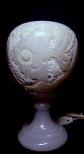 ★代理石の卓上スタンド・花の陽刻が見事！！・高さ32cm☆拡大画像満載★