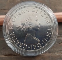 硬貨 イギリス 1961年 ハーフクラウン 英国コイン 美品です 本物エリザベス女王 32mm 14g コインカプセル付き_画像2
