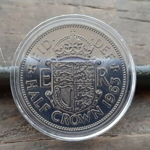 硬貨 イギリス 1963年 ハーフクラウン 英国コイン 美品です 本物エリザベス女王 32mm 14g コインの画像1