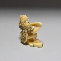 河馬牙 将軍 彫刻 繊細彫刻 置物 飾り物 提げ物 売り切り 現品限り 【f4-j-2】_画像8