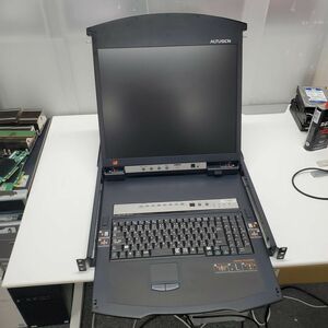 @T0654 秋葉原万世鯖本舗【初期化済み】ATEN IP-KVM 17/19インチ 8ポート カテゴリ5e デュアルスライド LCD MODEL NO.KL1508Ai