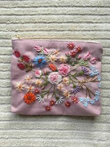 コスメポーチ　サニタリー　小物入れ☆麻綿キャンパス地　ピンク　たくさんの花の手刺繍☆ハンドメイド