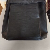 ★LOUIS VUITTON★ ルイヴィトン レディースショルダーバッグ黒 エピ 以前にハワイにて購入。大変珍品です。 本革_画像6