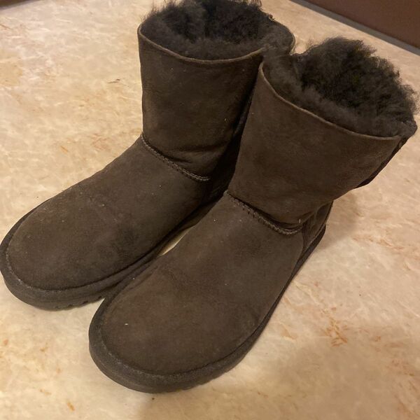 UGG アグ ムートンブーツ　茶色