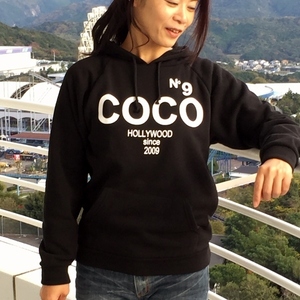 レディース COCO NO9 HOLLYWOOD ロゴ　裏起毛パーカー　フリーサイズ ブラック