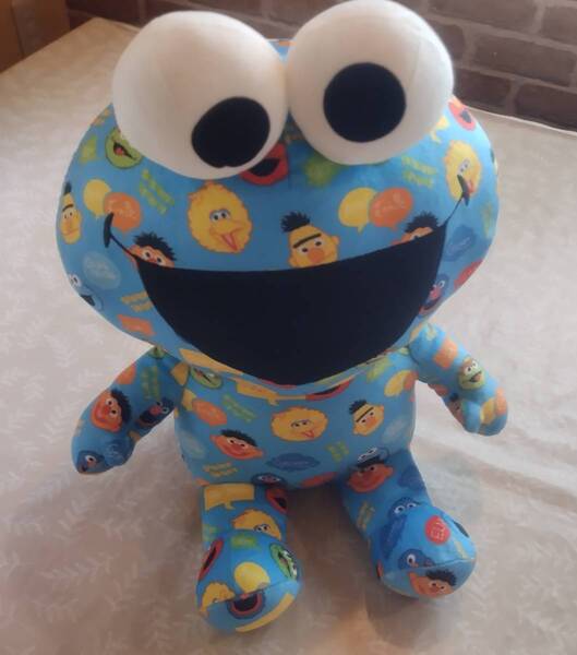 新品 セサミストリート Sesame Street 総柄BIGぬいぐるみ ブルー キャラクター勢揃い!