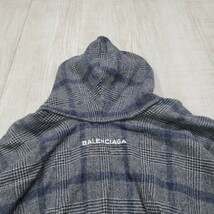 BALENCIAGA バレンシアガ カシミア 混 チェック フード 付 ポンチョ 羽織り made in Italy イタリア製 グレー 系 _画像5