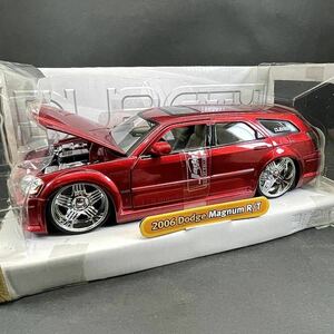 ■希少■未展示■Jada Toys■2006 Dodge Magnum R/T■1/24■ダッジ マグナム■DUB CITY KUSTOMS■ジャダトイズ■ミニカー■ローライダー■