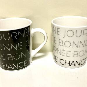 送料無料★即決★新品★英語文字柄マグカップ・タイポグラフィック柄磁器製マグカップ・柄文字磁器製コーヒーカップ2点セット