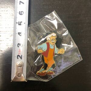  Disney Pinocchio ze pet .. san pin badge 