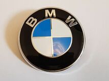 ★BMW 純正OE エンブレム 74mm リアエンブレム ホワイト/ブルー F01F25E36E38E39E46E53E70E60E61E63E65E66E81E82E83E87E89E90E91E92E93_画像1