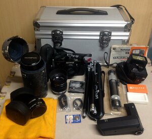 ☆オリンパス OM-1+レンズ(f50/200mm,TELPLUS)+付属品(三脚x2,ワインダー,ストロボ,etc)+美品ジュラルミンケース 72年発売/ジャンク□NM