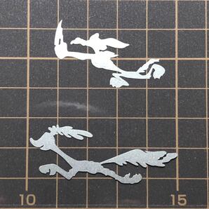 スマホサイズ ステッカー ロードランナー & Wile E.Coyote シャドウ 左向き メタリックシルバー 3cm 4cm 5cm セットの画像5