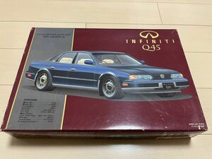 アオシマ1/24 日産インフィニティQ45 ザ・チューニングカーニュートレンドNo.66