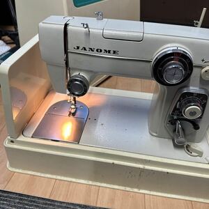 JANOME　ジャノメ　MODEL 680　ミシン　ハンドクラフト　通電確認済み　現状品