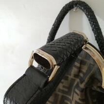 FENDI フェンディ スパイバック レザー ブラック 40cm×32.5cm(持ち手含む42cm) ハンドバッグ ジャンク品 _画像8