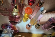 1円スタート！ブランド香水まとめ売り 50点以上 ジョーマローン ニナリッチ Dior フェラガモ GIVENCHY ロジーヌパリ CHANELなど 総重量8kg_画像2