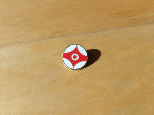 V^ ultimate genuine . pavilion . empty Mark * Gold * pin badge V^