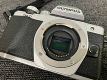 ★【売り切り】OLYMPUS（オリンパス）デジタルカメラ E-M10Mark II レンズ M.ZUIKO DIGITAL 14-42mm f3.5-5.6 40-150mm f4-5.6_画像6