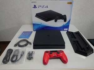 PlayStation4 ジェット・ブラック 1TB CUH-2200B　　　　　　　　　　　 社外品の縦置き台とセット