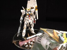 RG νガンダム 全塗装 改修 完成品 ニューガンダム ガンプラ 逆襲のシャア アムロ プラモデル BANDAI バンダイ ガンダム 塗装　ニュー_画像9