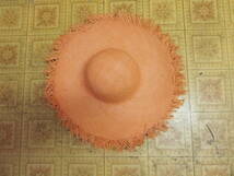 帽体　帽子材料　ラフィア　つば先ほどき（ふさふさ）オレンジ　インテリアに！　サイズＭ　つばは10ｃｍ以上あります_画像4