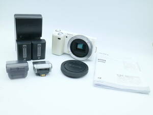 ｃ3748　SONY　ソニー　α　NEX-5N　ホワイト　バッテリー2個　フラッシュ（HVL-F7S) 　取扱説明書　付き　