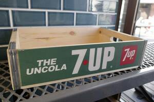 新品　７UP セブンアップ　UNCOLA　ウッドケース　木製　世田谷ベース　収納　インテリア　ガレージ　ロゴ　店舗什器