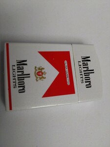 タバコ銘柄　Marlboro LIGHT マールボロライト　ガスライター　未使用品　　レトロ