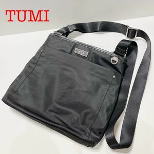 T■美品 TUMI トゥミ ショルダーバッグ 黒 ブラック バッグ 肩掛け 斜め掛け ロゴ 金具 ナイロン 通勤 シンプル サイズ調節可 ユニセックス