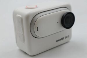 ★☆全額返金保証！最速発送！【Insta360 GO 3 128GB アクションカメラ トラベルキット 美品】★☆（202310-24711-kaitori）