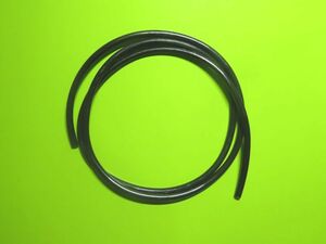  燃料ホース1ｍ　内径2.5mm×外径5mm　黒ビニール系 　fuel hose ヒューエルホース　ガソリンホース 　キャブレター　　